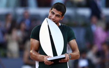 Sau khi loại cả Nadal lẫn Djokovic, siêu sao tuổi teen hạ nốt ứng viên vô địch để đăng quang Madrid Masters
