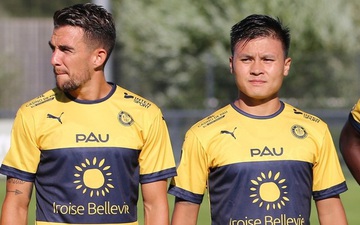 HLV Didier Tholot tiết lộ vị trí của Quang Hải tại Pau FC
