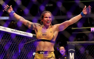 Thắng thuyết phục Julianna Pena, Amanda Nunes khẳng định vị thế của nữ võ sĩ MMA số 1 lịch sử