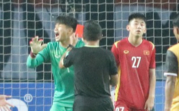 Thủ môn U19 Việt Nam nhận thẻ đỏ oan?