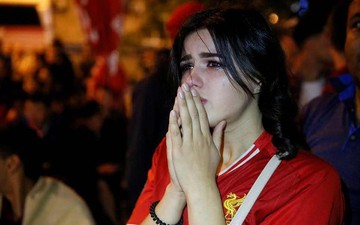 Fan Liverpool bị đâm tử vong sau trận thua MU