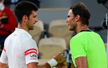 Djokovic bị ví là 'quân tốt trên bàn cờ' sau vụ bị từ chối dự Mỹ Mở rộng