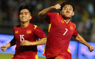 Cầu thủ trẻ liên tiếp lập công, đội tuyển Việt Nam giành chiến thắng 4-0 Singapore trận ra quân