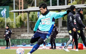 Công Phượng nhận lời khen từ thầy mới ở Yokohama FC