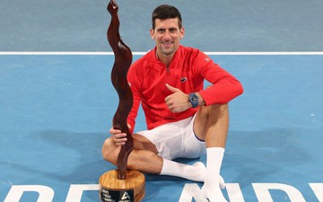 Djokovic cứu match-point, vô địch giải khởi động Australian Open