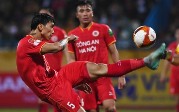 Văn Hậu chơi 'hết chân', quyết liệt nhưng vẫn nhận trái đắng trước Hà Nội FC