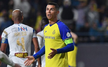 Ronaldo chất vấn trọng tài vì cho rằng Al-Nassr mất quả penalty