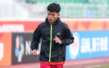 Một cầu thủ U20 Việt Nam phải tập riêng trước trận đấu gặp U20 Iran