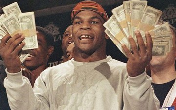 Thói chi tiêu vô tôi vạ khiến Mike Tyson bay sạch 400 triệu USD: Tặng cả siêu xe cho đối thủ từng thắng mình
