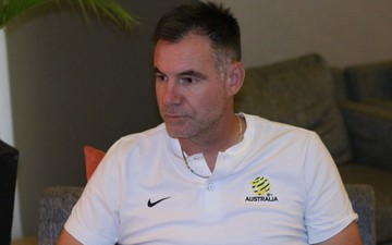 HLV U19 Australia phàn nàn về mặt sân, hết lời ca ngợi U19 Việt Nam