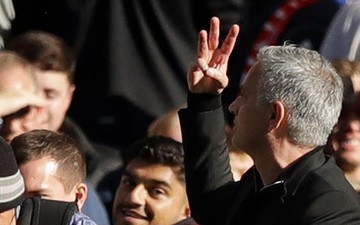 Jose Mourinho, hay kẻ ăn mày dĩ vãng và người tình cũ bội phản