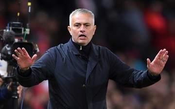 Ông chủ MU yêu cầu Mourinho "ngậm miệng", chấm dứt màn khẩu chiến với Scholes