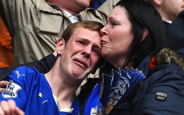 Thế giới bóng đá chia buồn, cầu nguyện Leicester vượt qua thảm kịch rơi máy bay