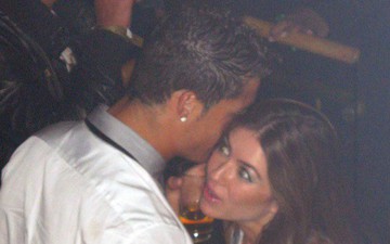 Phản ứng cực gắt của Ronaldo trước cáo buộc hiếp dâm cô gái người Mỹ