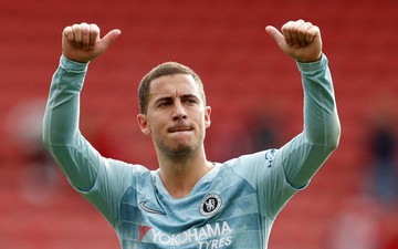 Southampton 0-3 Chelsea: Hazard tỏa sáng nhưng quyết không trượt cỏ ăn mừng