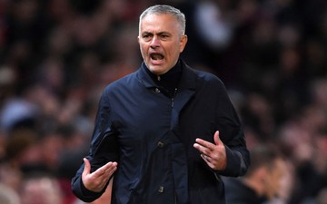 Tiết lộ tin nhắn của các "sếp lớn" MU về việc sa thải Jose Mourinho