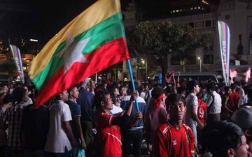 Bạn bè quốc tế sửng sốt trước hành động đẹp của CĐV Myanmar ở AFF Cup 2018