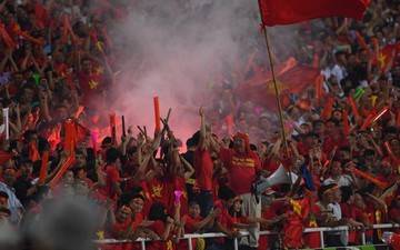 Cổ động viên Myanmar thỉnh cầu fan Việt Nam đừng mang pháo sáng đến sân
