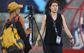 Phiên bản nữ xinh đẹp của Mạnh “gắt” khiến phóng viên nào cũng e sợ tại AFF Cup 2018