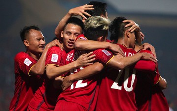 Hạ Campuchia 3-0, tuyển Việt Nam vào bán kết ở ngôi đầu bảng
