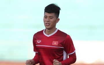 Trung vệ Đình Trọng nhấn mạnh Việt Nam "rất khó khăn" khi đối đầu với Lào ở trận ra quân AFF Cup 2018