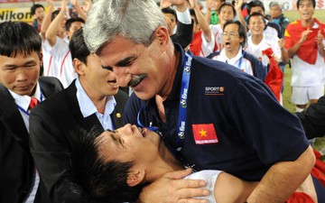 Nhìn lại những khoảnh khắc kỳ diệu trong ngày Việt Nam giành ngôi vương tại AFF Cup 2008