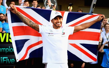 ĐKVĐ Lewis Hamilton phản đối kế hoạch kéo dài giải đấu F1 tại Việt Nam