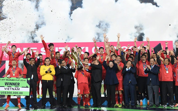 Tuyển Việt Nam vô địch AFF Cup sau chiến thắng chung cuộc 3-2 trước Malaysia