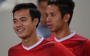 Văn Toàn tươi rói trong ngày trở lại, tuyển Việt Nam đón nhiều tin vui trước trận gặp Philippines