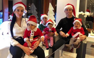 Ronaldo, Messi và các sao bóng đá quây quần bên gia đình trong đêm Giáng sinh ấm áp