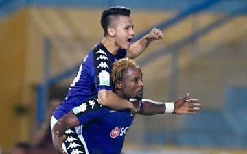 Oseni cõng Quang Hải ăn mừng, Hà Nội FC toàn thắng lượt đi V-League 2018