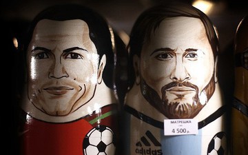 Búp bê Nga mặt cầu thủ - món hàng hot nhất nhì World Cup 2018