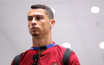 Ronaldo lý giải nguyên nhân nuôi 'râu dê'