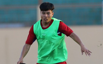 
Tuyển thủ U19 Việt Nam bị gãy tay, phải ở lại Trung Quốc chờ phẫu thuật