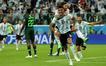 Người hùng Argentina: "Messi chỉ đạo tôi lên tấn công. Anh ấy là vị thủ lĩnh xuất sắc"