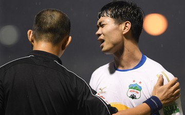 Công Phượng vắng mặt trong trận đấu gặp Quảng Nam vì án treo giò