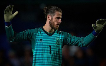 Pha bắt bóng hụt của De Gea khiến Tây Ban Nha nhận bàn thua