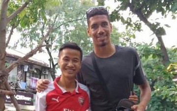Không được dự World Cup, Chris Smalling tới Hà Nội du lịch 