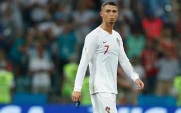 Uruguay 2-1 Bồ Đào Nha: Ronaldo nối gót Messi chia tay World Cup