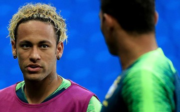 Bị chê cười, Neymar cắt phăng mái tóc mỳ tôm