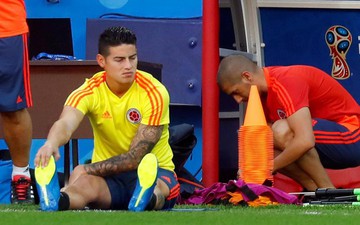 Uruguay và Colombia "đau đầu": Cavani tập tễnh bước đi, James Rodriguez không thể tập luyện