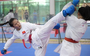 Các nữ võ sĩ Karate Việt Nam miệt mài tập luyện, sẵn sàng tranh tài tại Asiad 2018