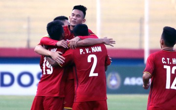 Thủ môn xuất sắc đẩy penalty, U19 Việt Nam vượt Thái Lan ở bảng xếp hạng AFF U19 