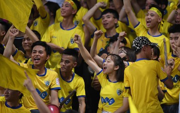 Tranh cãi việc Sài Gòn FC nhường khán đài đội nhà cho CĐV Thanh Hóa