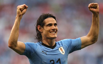 Edinson Cavani: Ngôi sao sống trong ngục tù của sự thành công