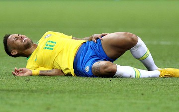 Dân mạng hả hê đăng ảnh, video chế nhạo thói ăn vạ của Neymar
