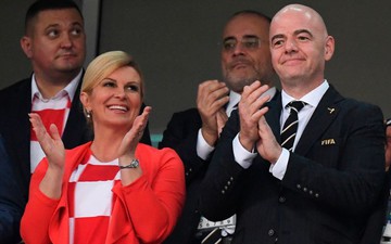 Nữ Tổng thống Croatia và những CĐV quyến rũ thắp sáng trận tứ kết cuối cùng của World Cup 2018