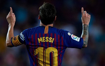Messi lập cú đúp trong trận chính thức đầu tiên làm đội trưởng Barca