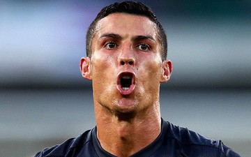 Mới đá 1 trận, Ronaldo đã được đối thủ "tôn" làm huyền thoại