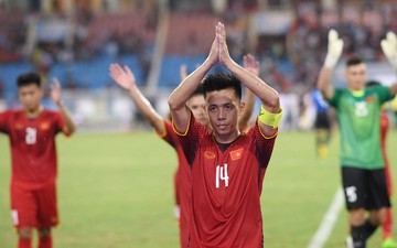 Cầu thủ U23 Việt Nam cảm ơn khán giả sau trận thắng U23 Palestine